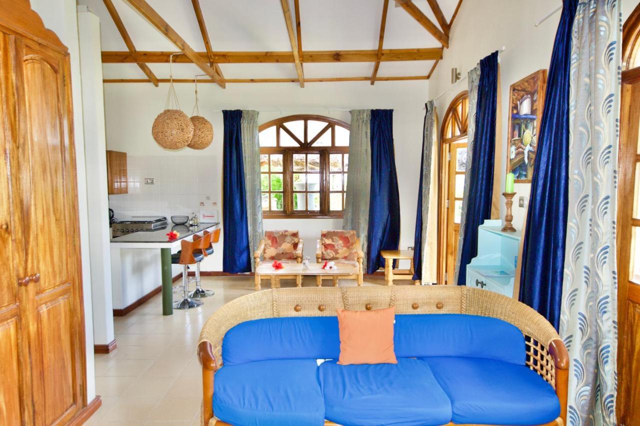 Sea Splash Self Catering And La Petite Maison Grand Anse (Praslin) Exterior foto