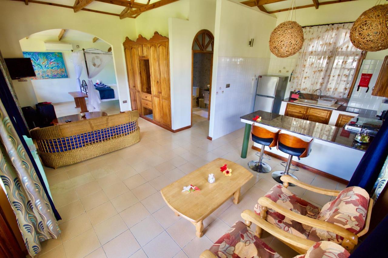 Sea Splash Self Catering And La Petite Maison Grand Anse (Praslin) Exterior foto
